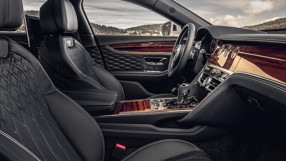 بنتلی فلایینگ اسپور بلک‌لاین